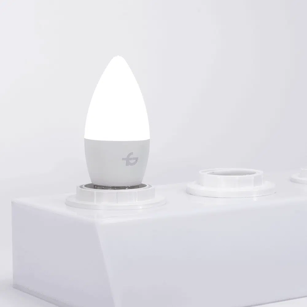 Bec LED lumânare 6W E27 5000K (lumină neutră)