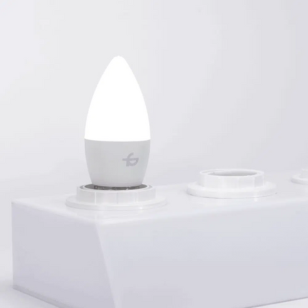 Bec LED lumânare 6W E27 5000K (lumină neutră)