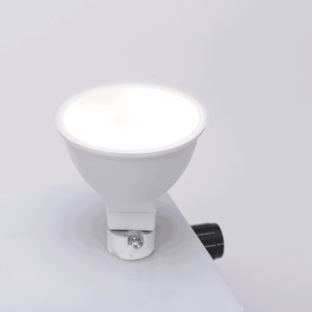 Bec LED spot MR16, putere: 5W, 3000K
