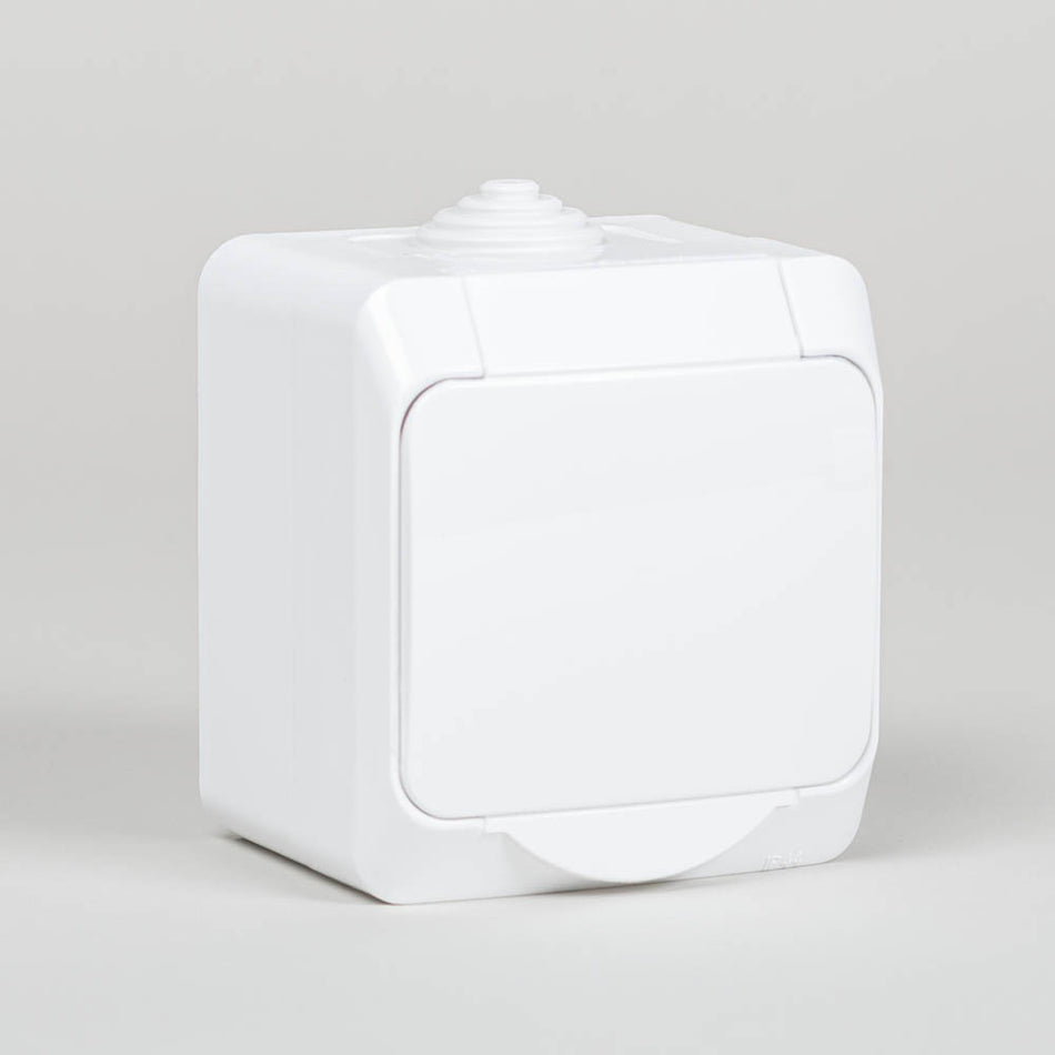 Priză Schuko aplicată 16A IP44 alb, gama Cedar, WDE000541