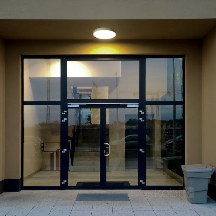 Plafonieră LED etanșă cu senzor 24W 3CCT IP65 alb LX NAIROS G2, Kobi