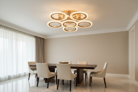 Lustră LED Bright în context interior elegant