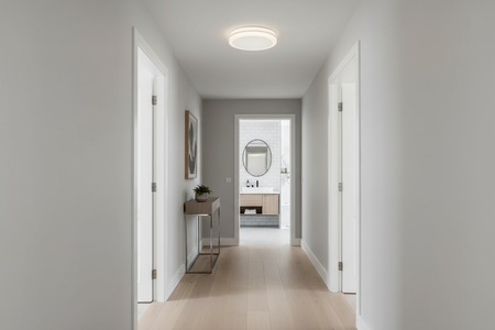 Plafonieră LED 30W Erste montată în baie/hol modern